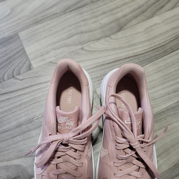 Nike AF1 Pink Platform Shoes - Picture 5 of 8